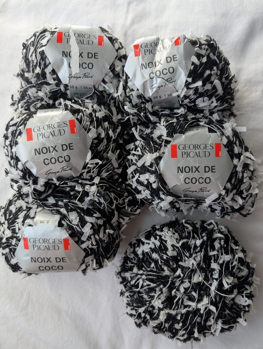 Georges Picaud Noix De Coco Black & White Novelty Art Yarn - Lot of 6 Skeins